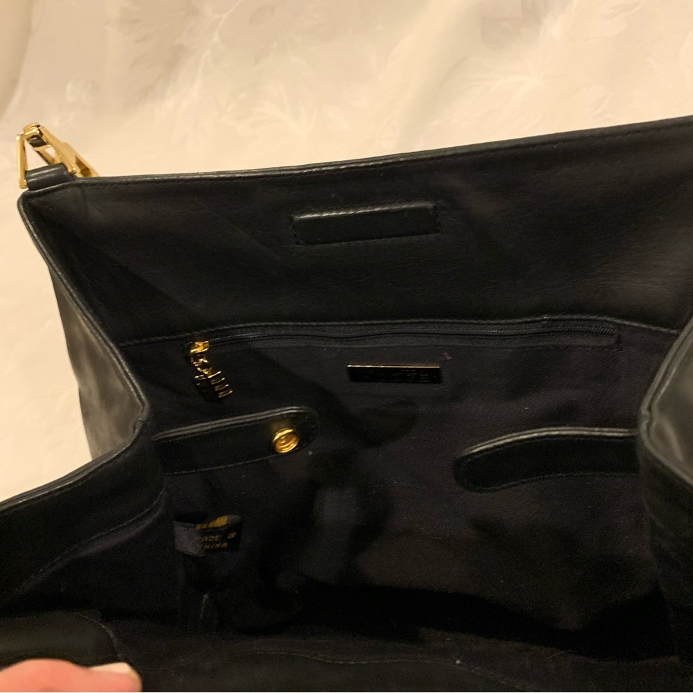 Hamilton Hodge Handbag - Picture 13 of 14